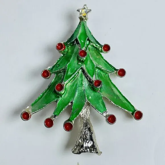 Vintage Christmas Tree Brooch Pin Green Enamel Red Rhinestones Silver Tone - Picture 1 of 4